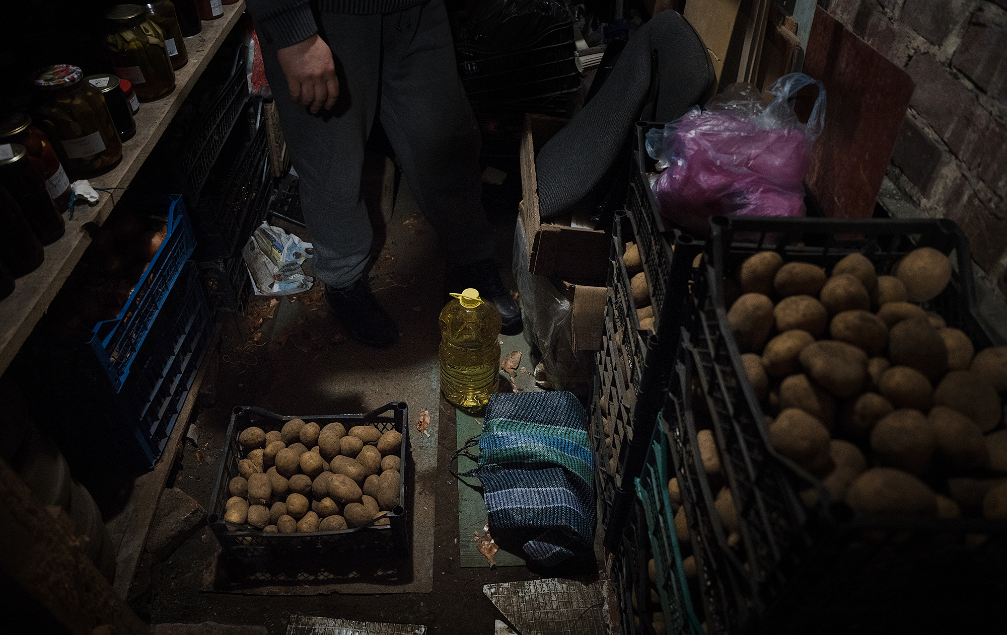 Как преодолеть сырость: готовим погреб или подвал к принятию урожая