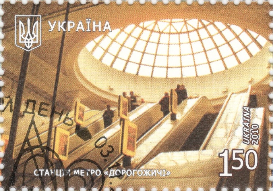 Ці станції метро у Києві з'явилися при Омельченку: ось так вони виглядають сьогодні (фото)