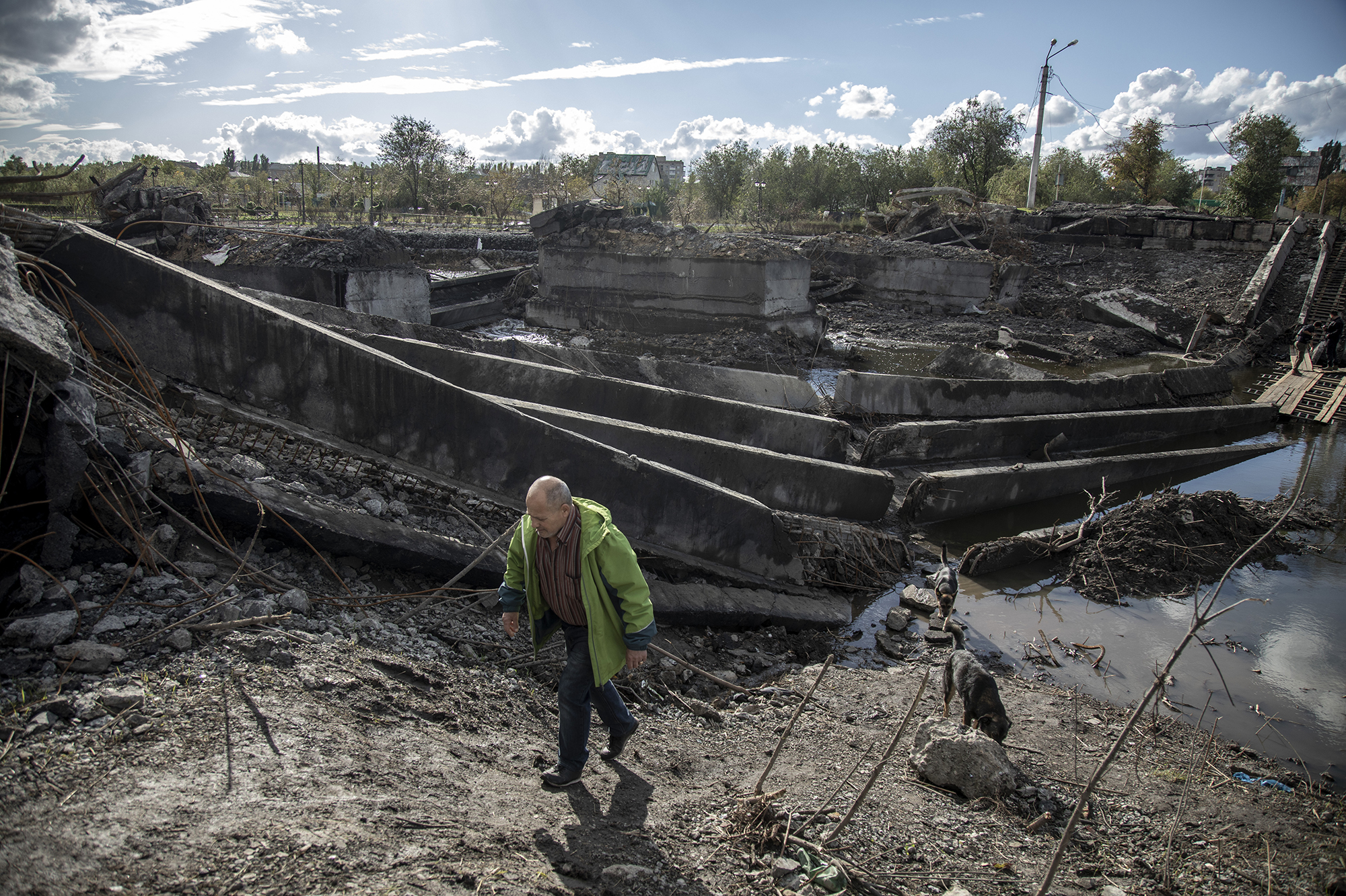 "Взяти не можуть, тому знищують все навколо". Як живе Бахмут під постійною атакою росіян