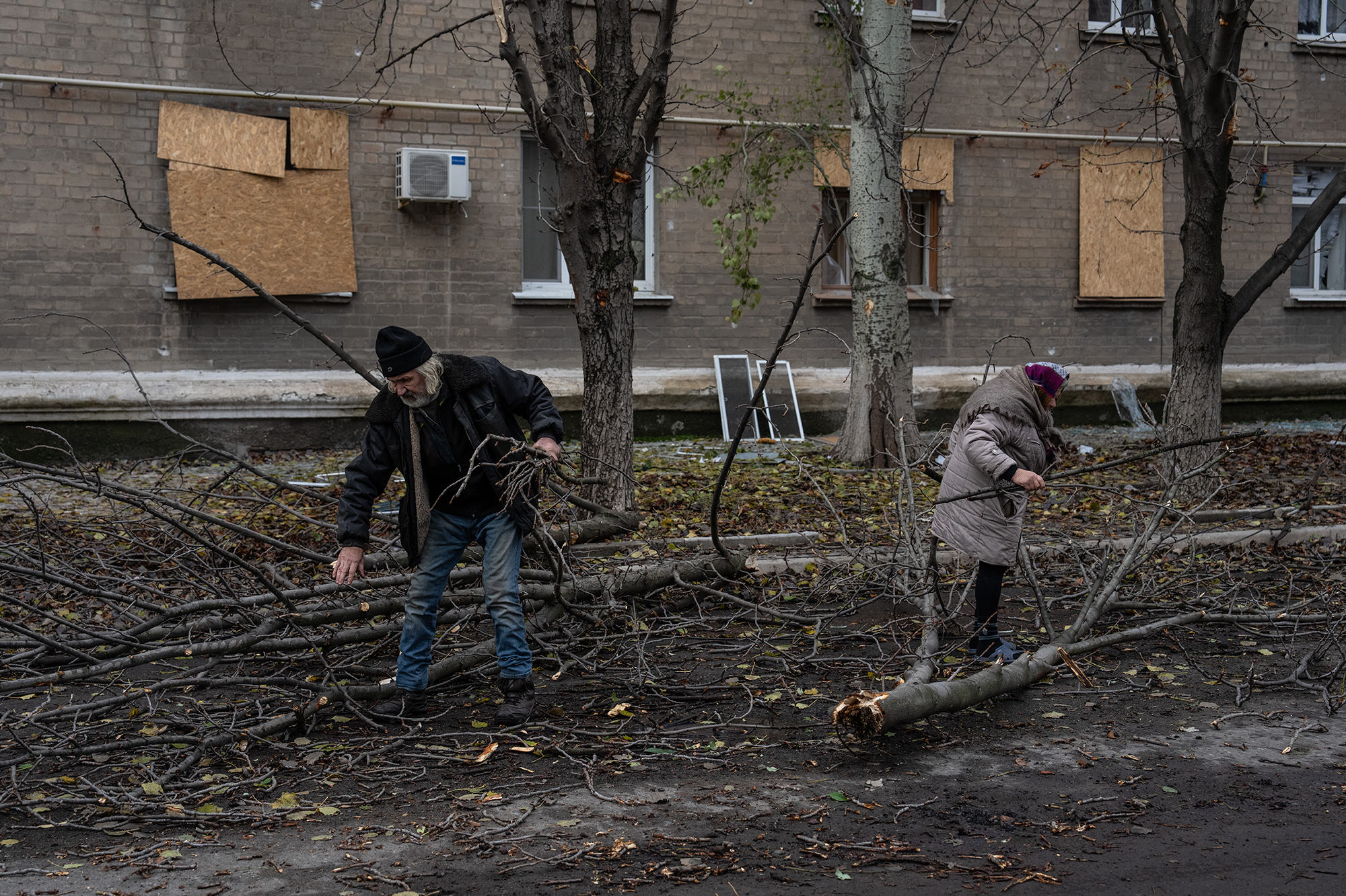 "Взяти не можуть, тому знищують все навколо". Як живе Бахмут під постійною атакою росіян