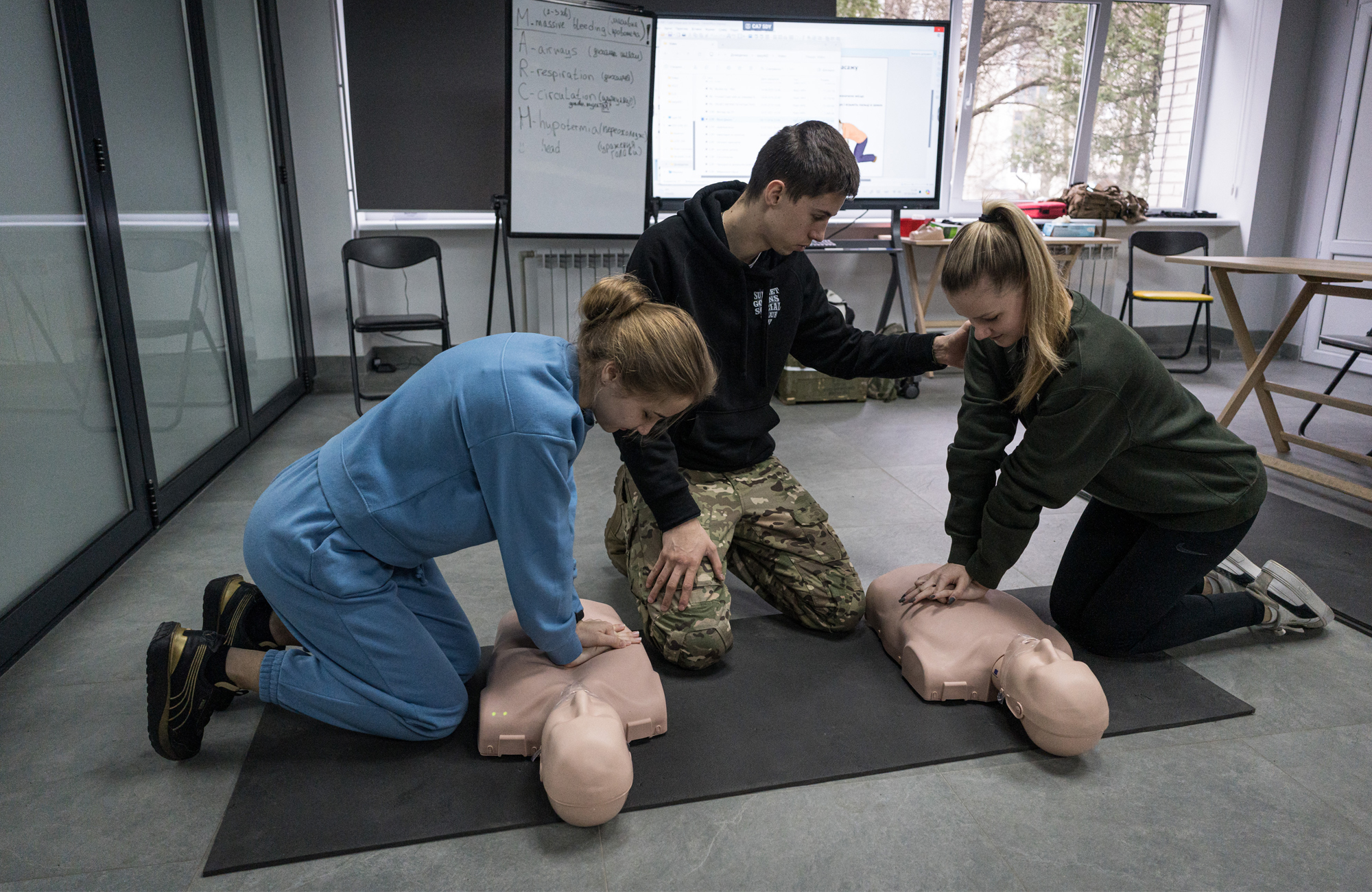 Як школам подати заявку на вивчення "Захисту України" по-новому: інструкція