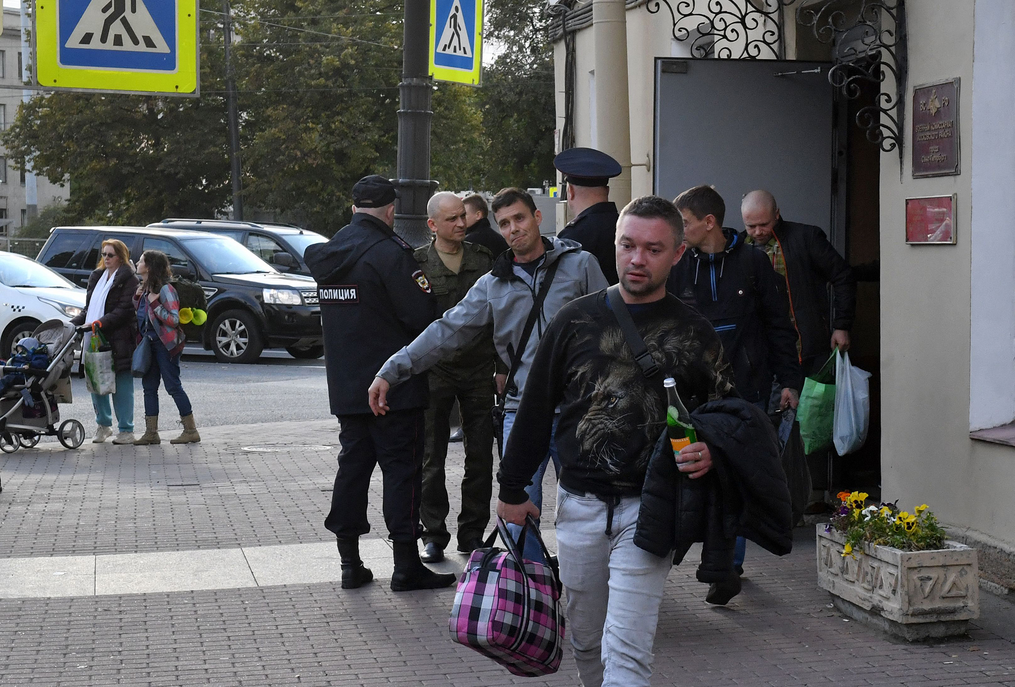 Армія боржників: як Росія скуповує "добровольців" для війни в Україні