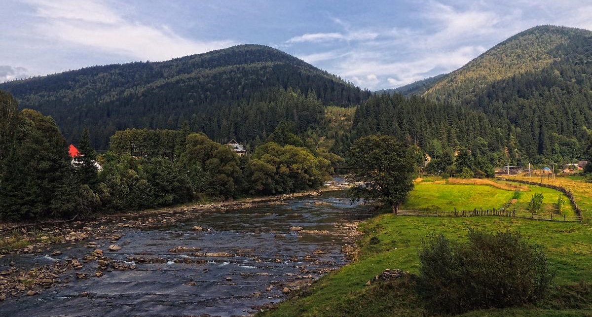 Не гірше, ніж в Буковелі. 8 мальовничих карпатських селищ для сімейного відпочинку