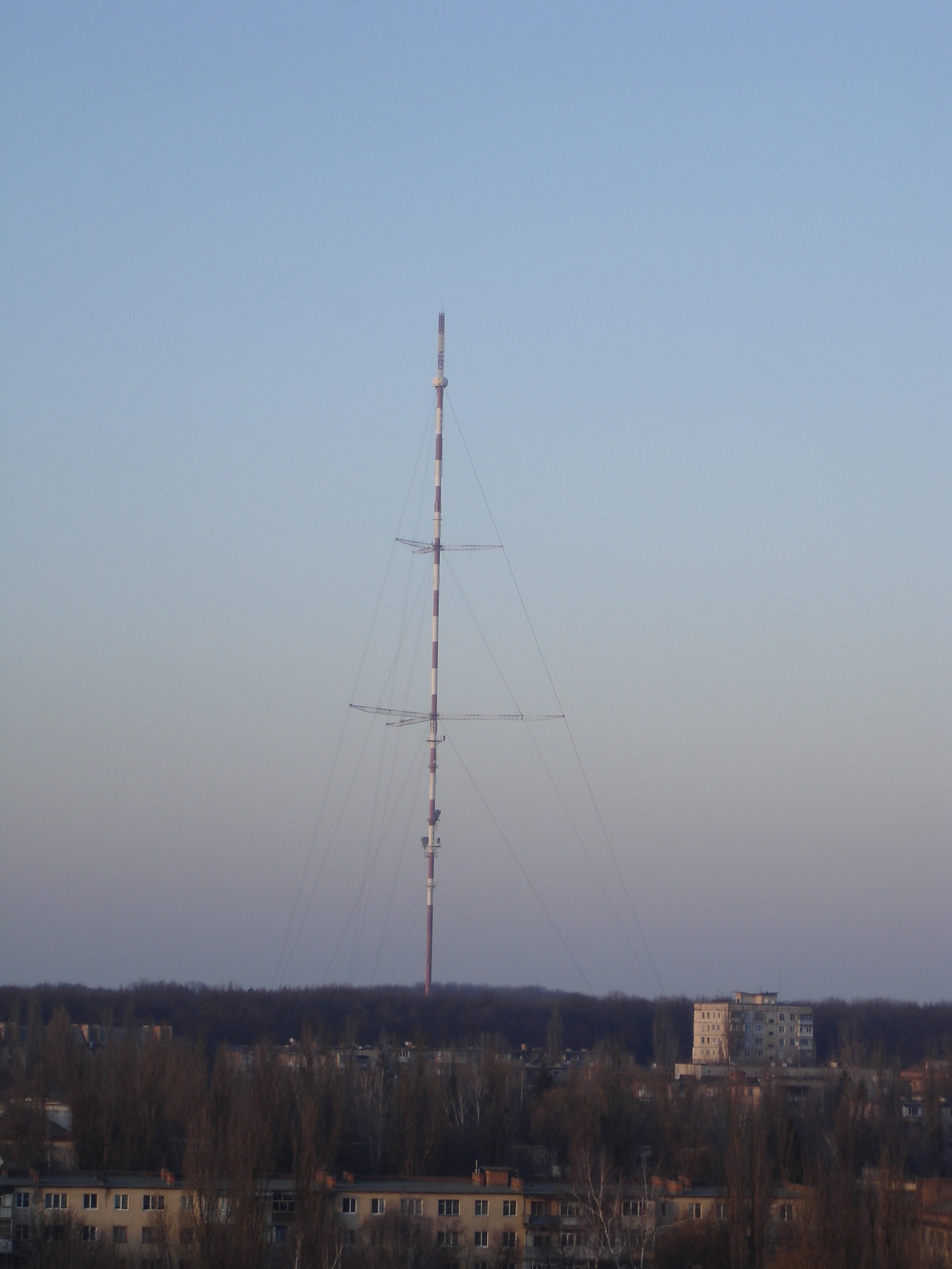 Вищі за Ейфелеву вежу: 5 унікальних телевеж України