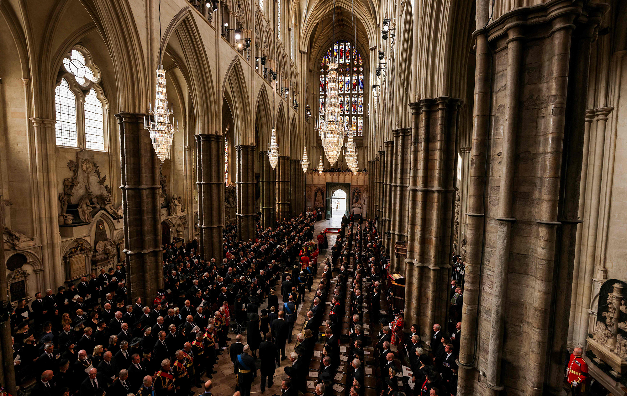 Мир прощается с королевой. Фото с траурной церемонии похорон Елизаветы II