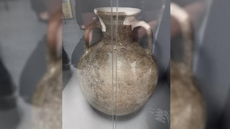 Скифские золотые украшения и меч-акинак: на Запорожье показали артефакты из кургана "Мамай-Гора"