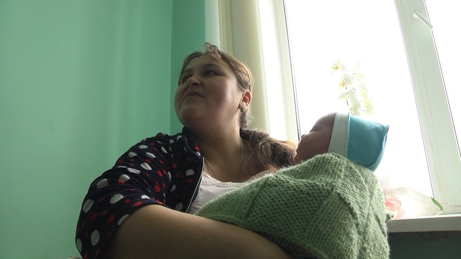 В Хмельницком родился мальчик-рекордсмен во время блекаута: фото