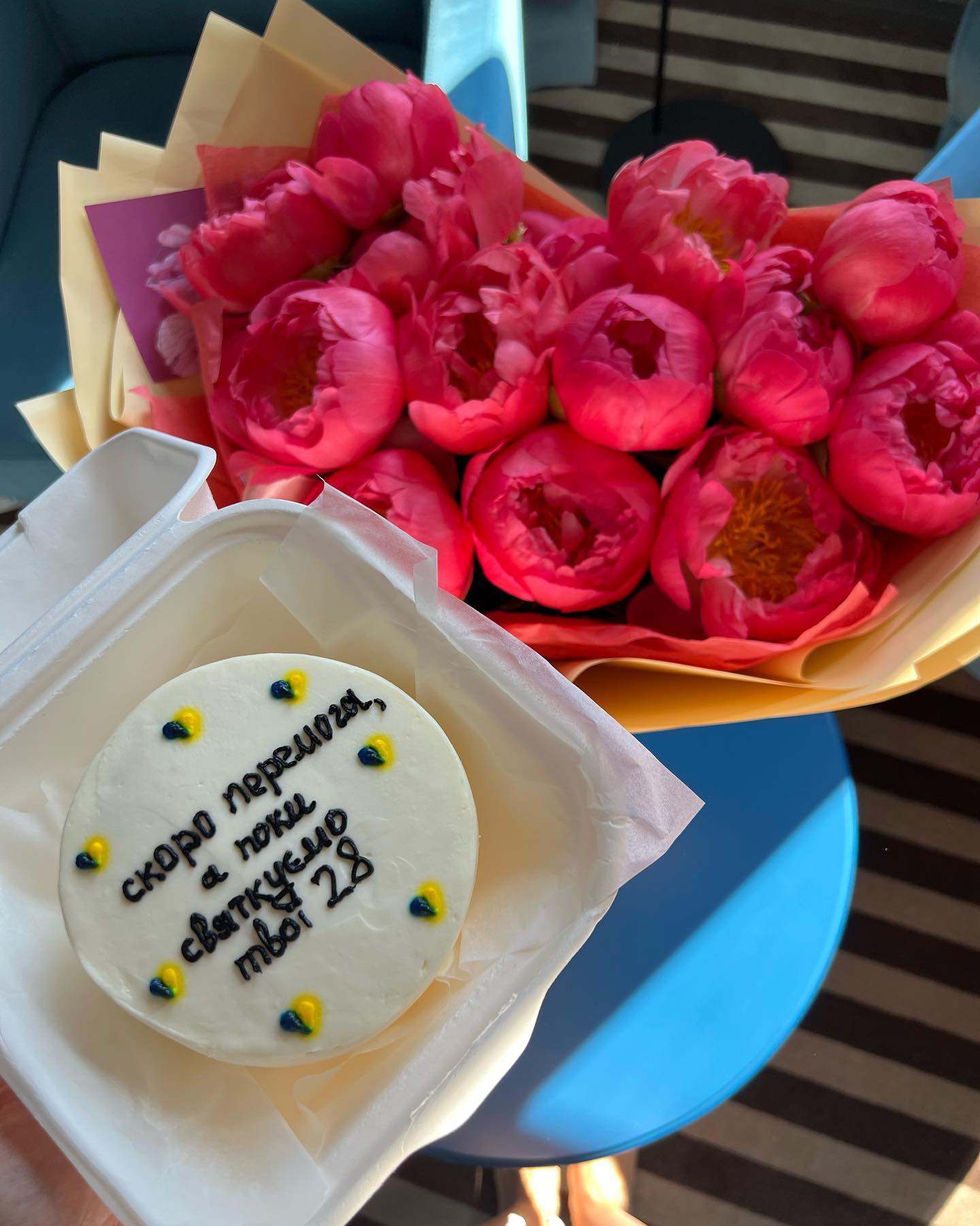 Павлик с женой и сыном устроили яркий фотосет в вышиванках: "гордимся быть украинцами"