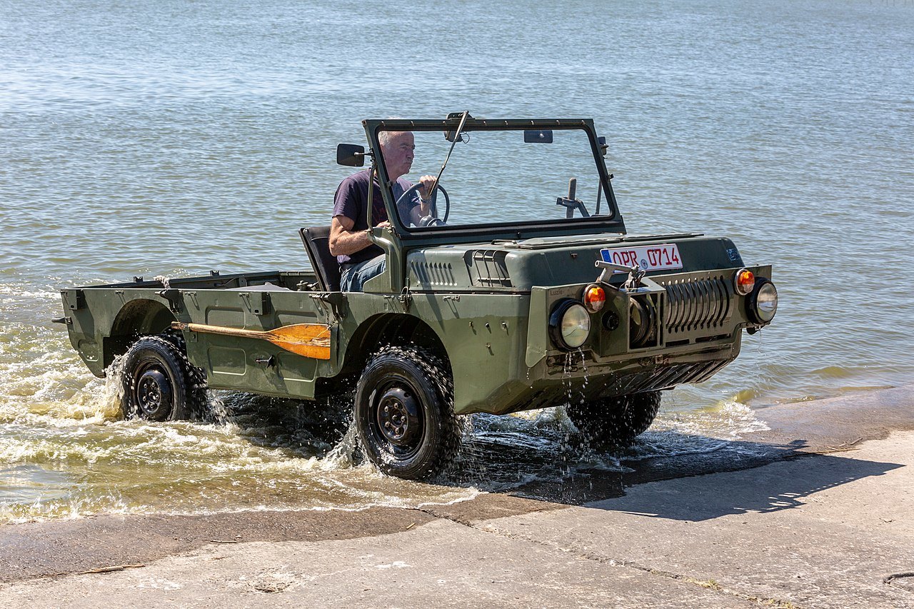 По землі і по воді: ТОП-5 маловідомих українських машин, що уміють плавати
