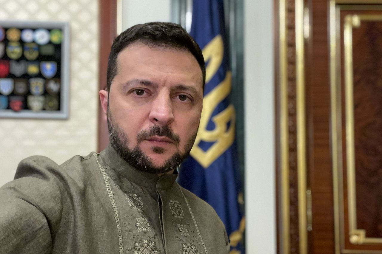 Від ділового шику до мілітарі. Еволюція стилю Зеленського: погляд через роки