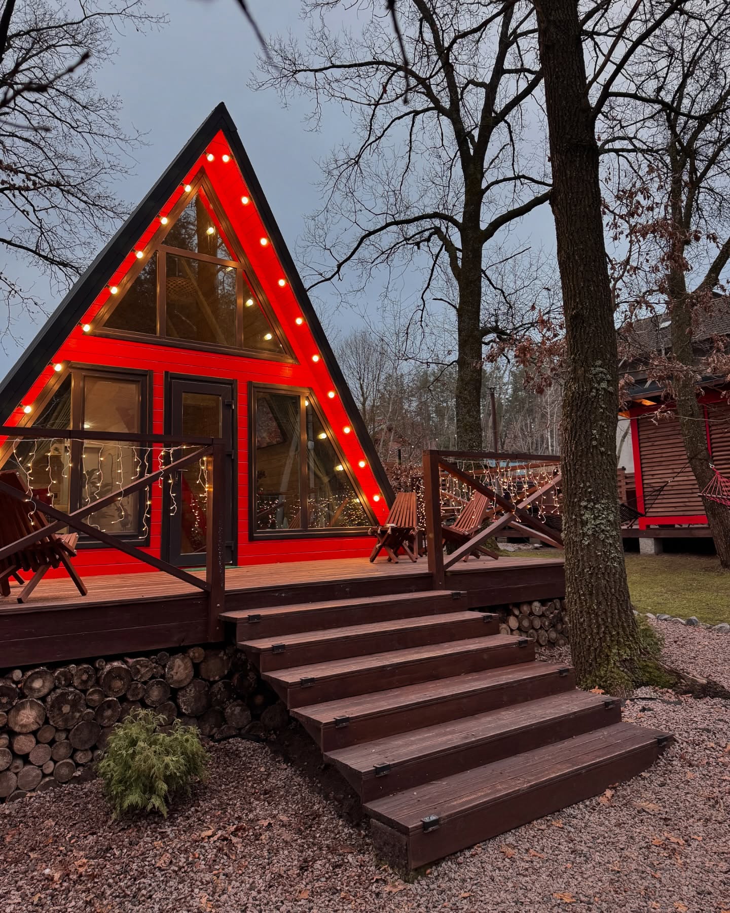 10 заміських будинків і комплексів для відпочинку під Києвом: скільки коштує оренда та як дістатися