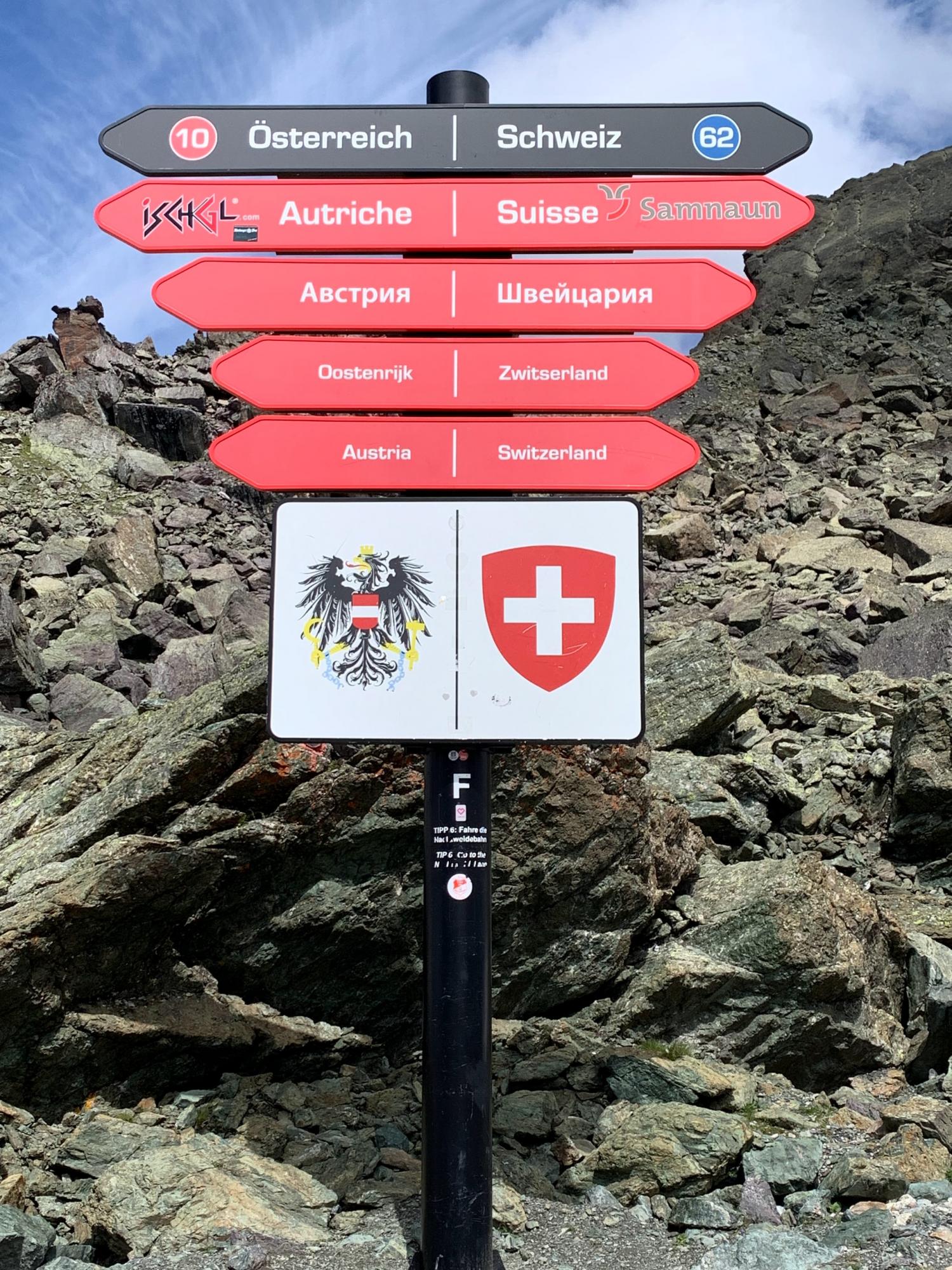 Вечеринки и крутые склоны. Зимний курорт в Австрии бъет рекорды популярности у туристов