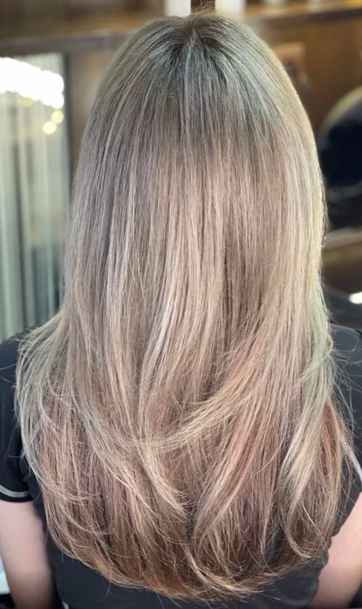 В який колір фарбувати волосся: стилісти назвали тренди цієї осені