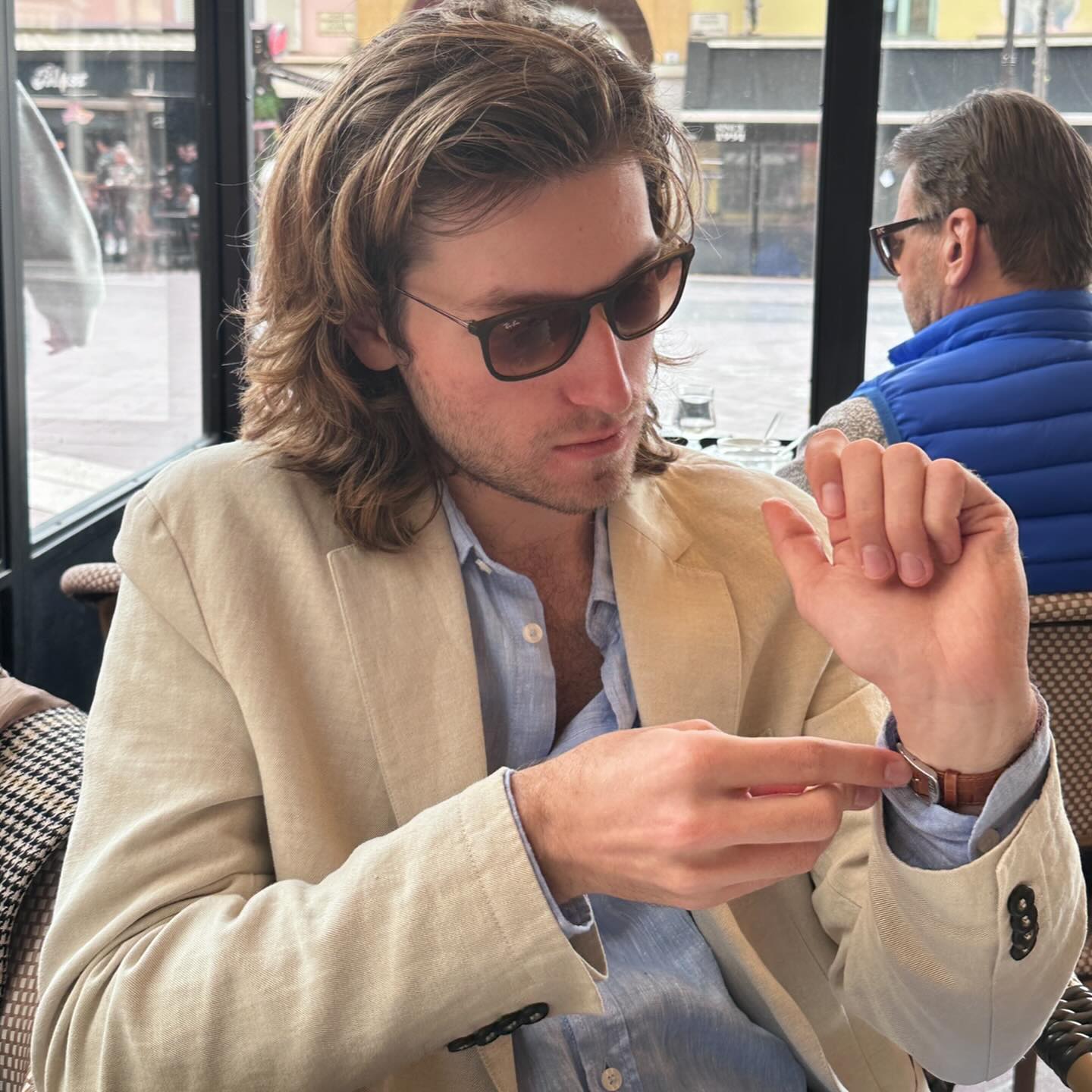 Алан Бадоев растрогал сеть теплой встречей с детьми за границей (фото)