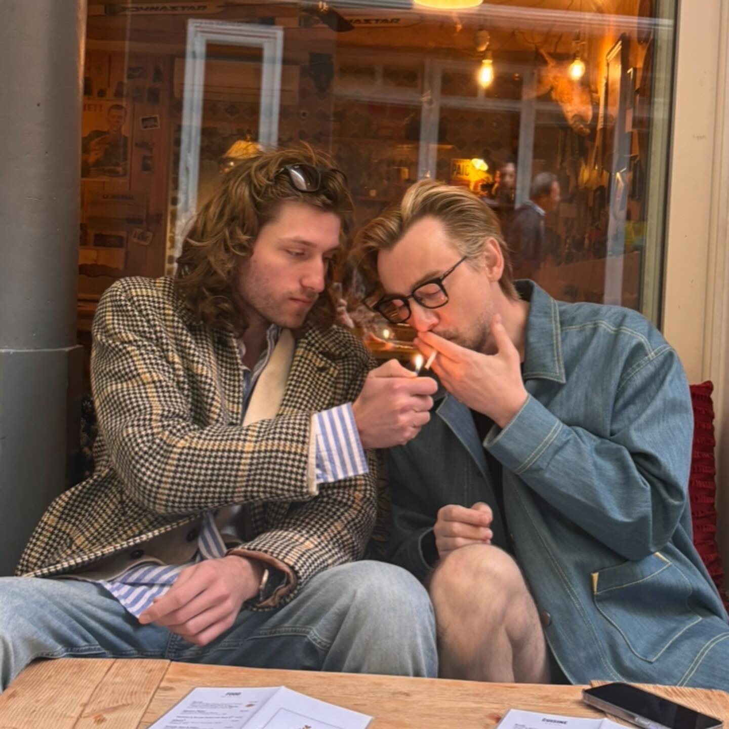 Алан Бадоев растрогал сеть теплой встречей с детьми за границей (фото)