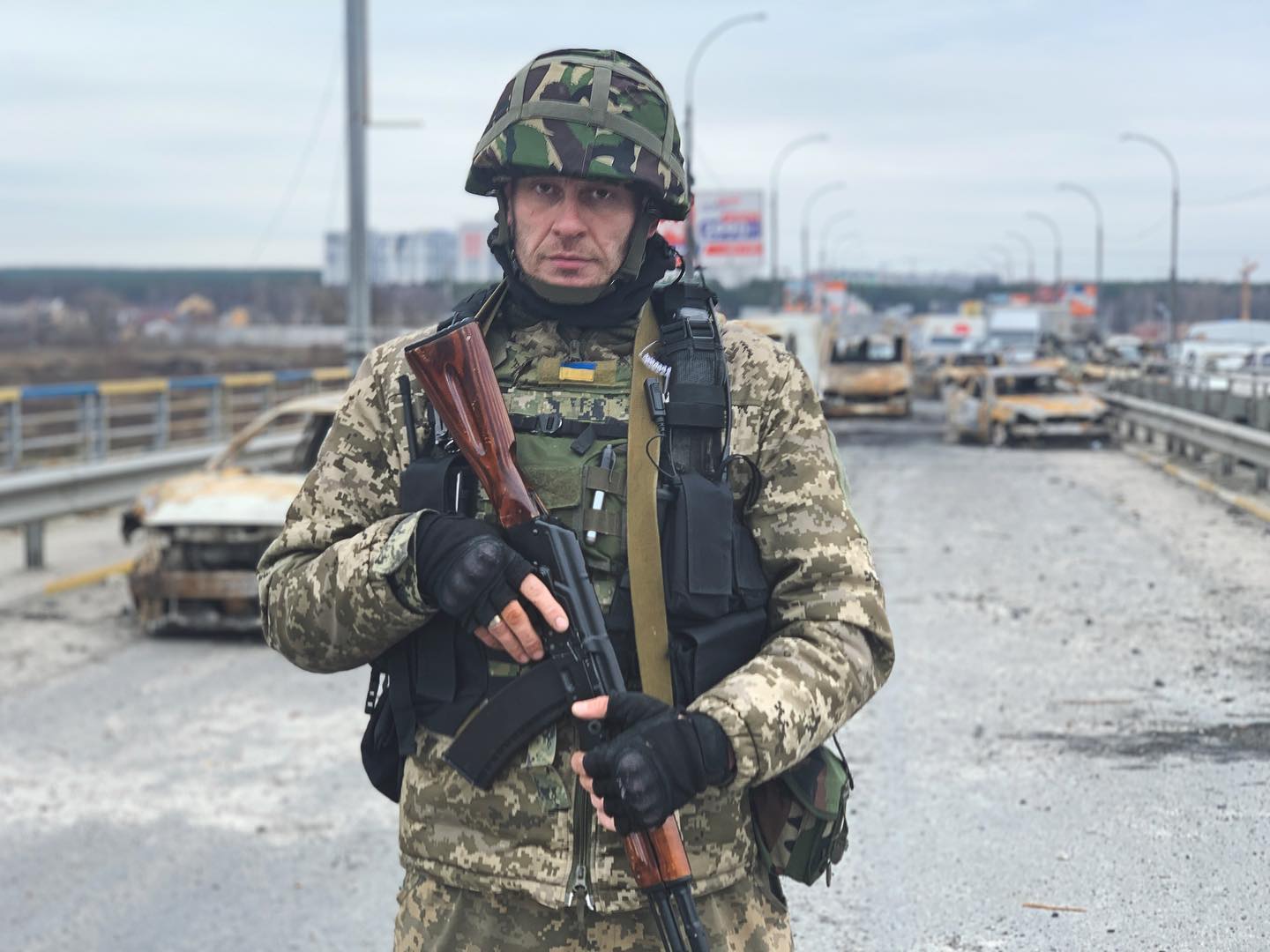 Звезды шоу-бизнеса, которые защищают Украину с оружием в руках