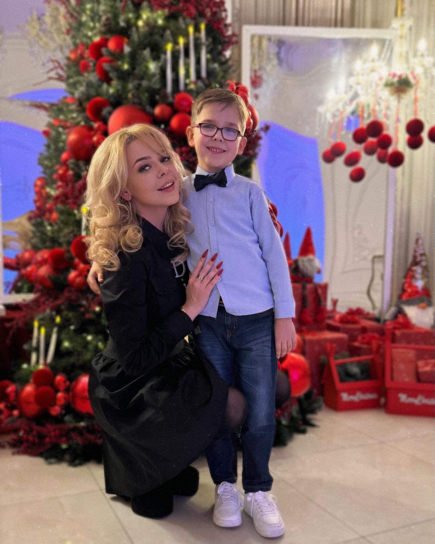 Аліна Гросу, яка нещодавно повернулася в Україну, показала маму-красуню (фото)