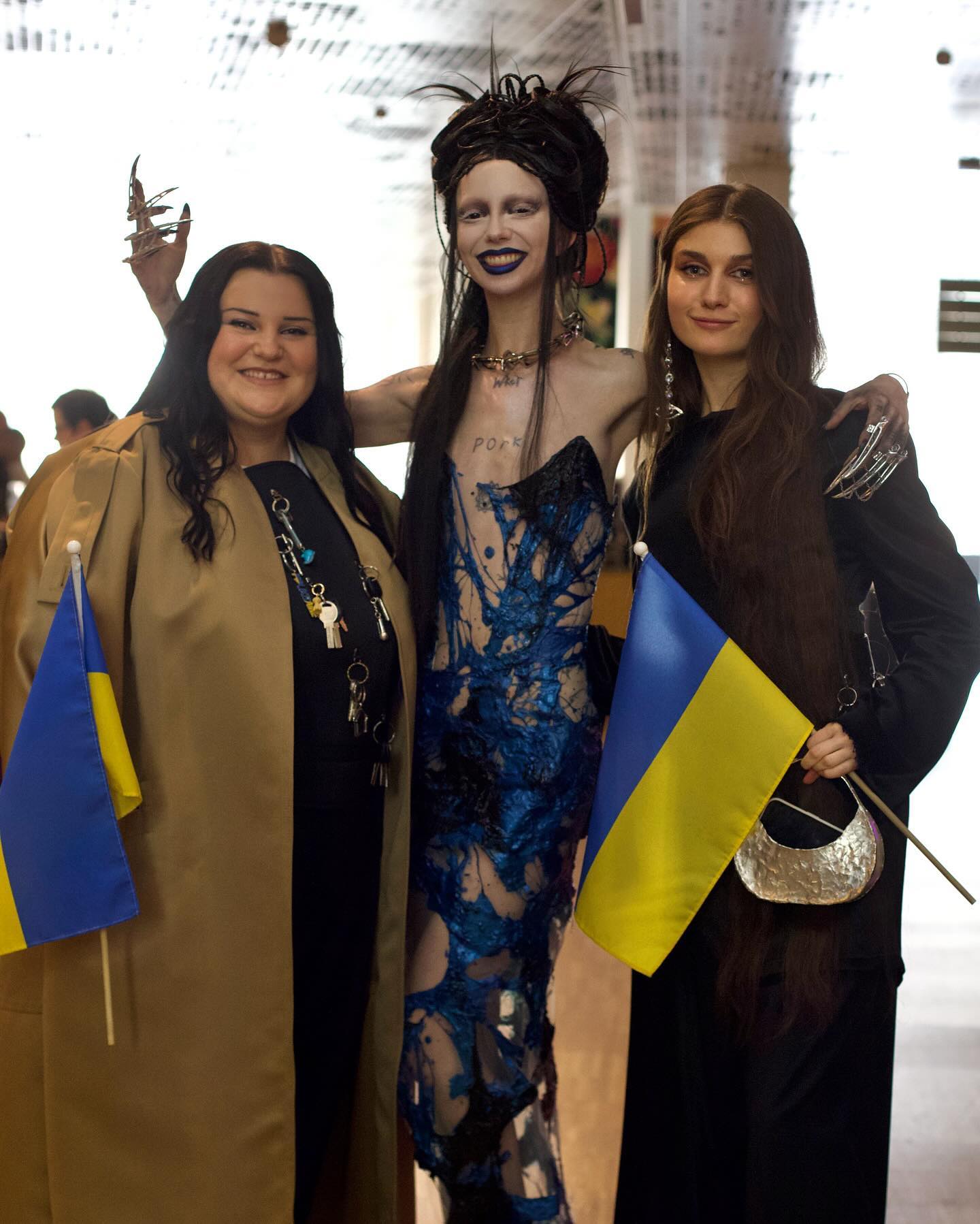 В яких образах Jerry Heil та Alyona Alyona вийшли на бірюзовий хідник Євробачення (фото, відео)