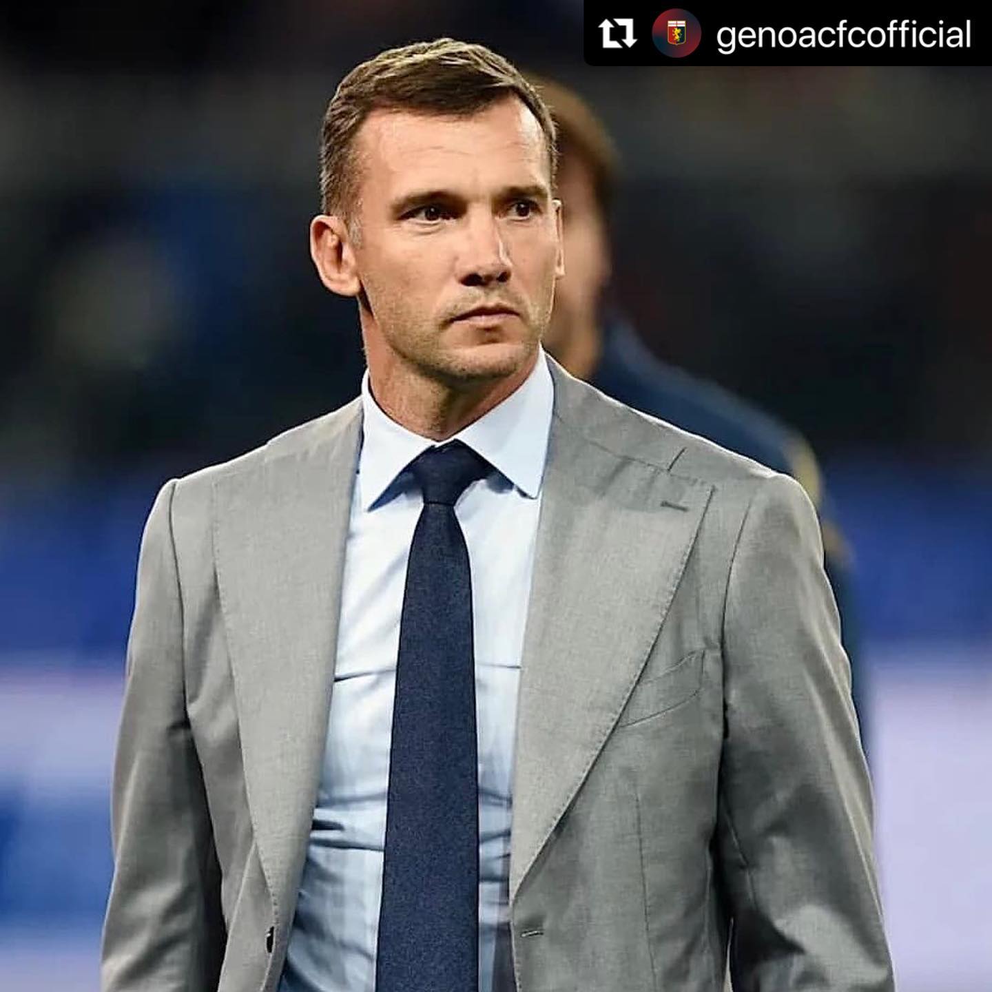 Андрій Шевченко показує, як носити чоловічі костюми для впевненості та елегантності