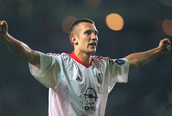 Артем Довбик номинирован на "Золотой мяч". Месси и Роналду в списке нет