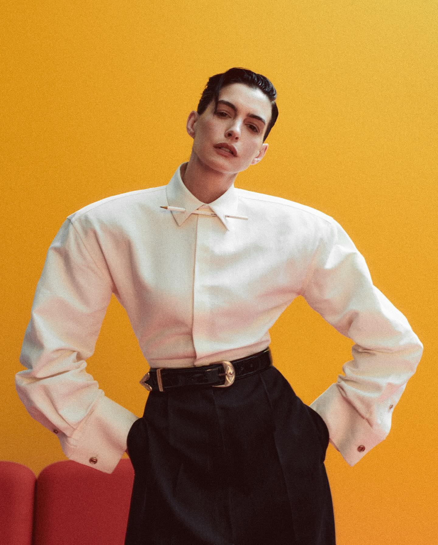 Енн Гетевей зачарувала новими фото з ноткою містики