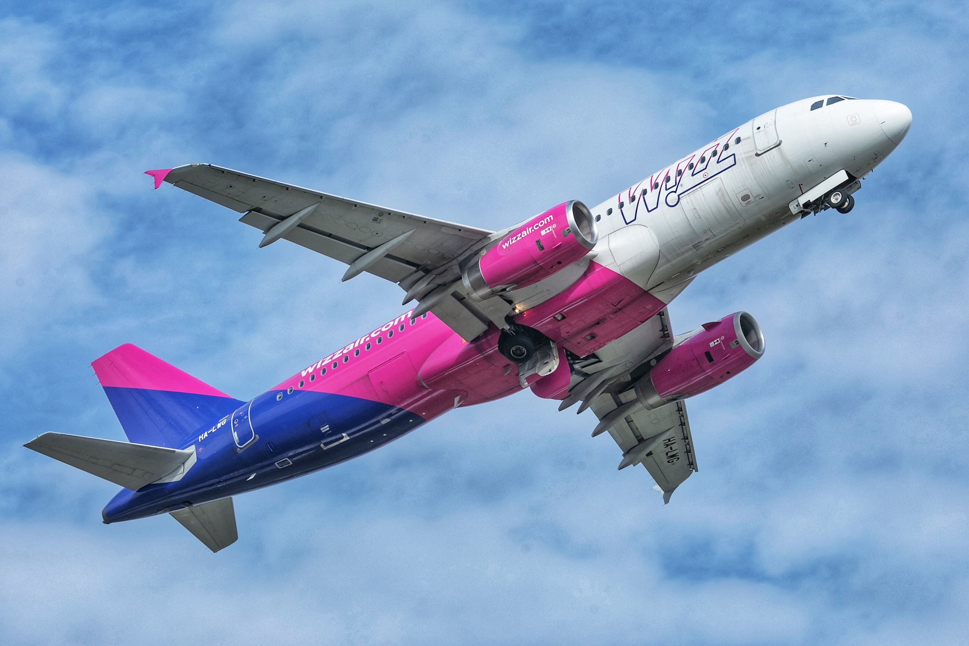 Знижка 19% на честь річниці. Як придбати дешеві квитки Wizz Air на всі рейси