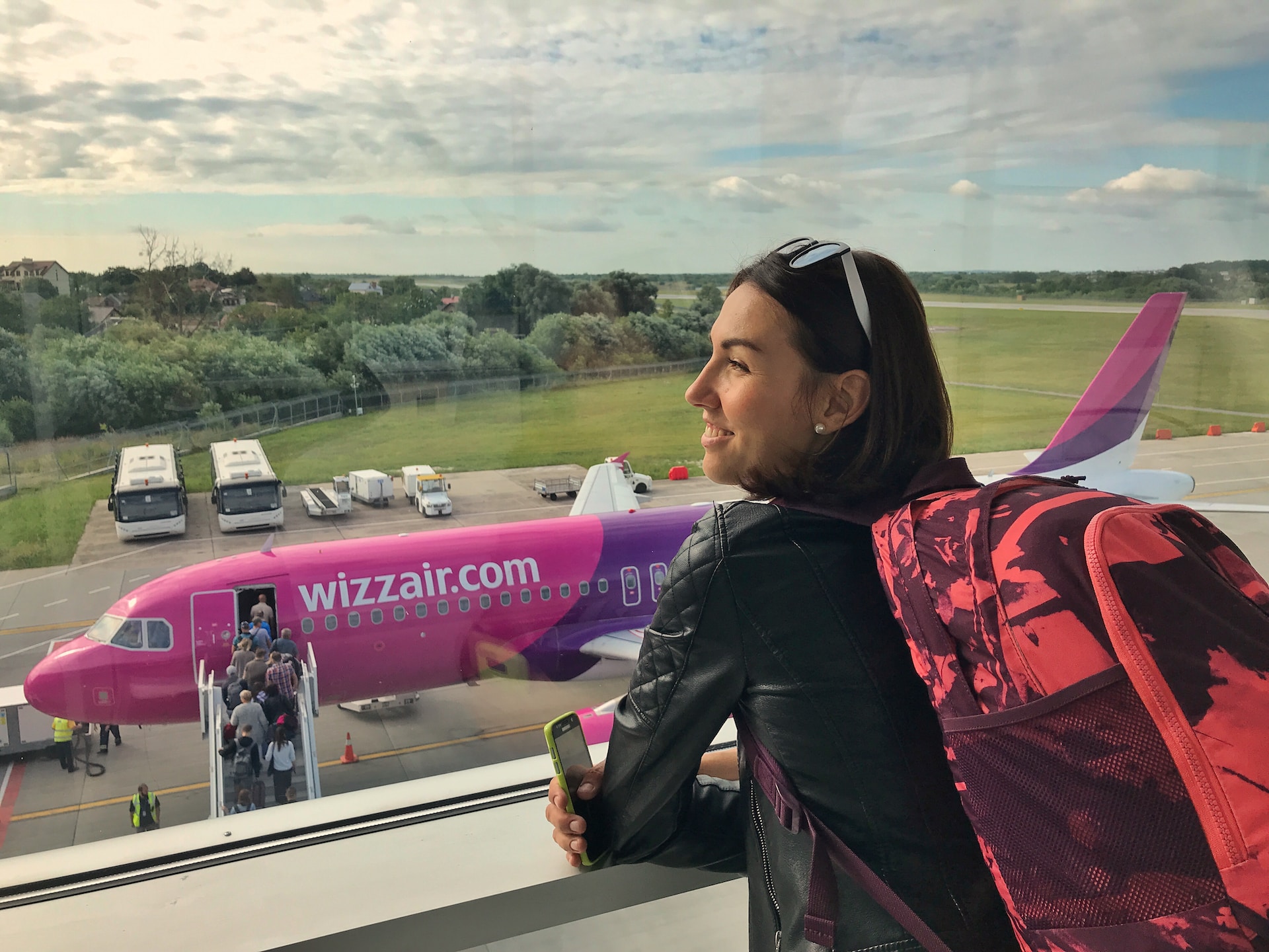 Реєстрація на рейси Wizz Air: які правила та вартість в аеропорту