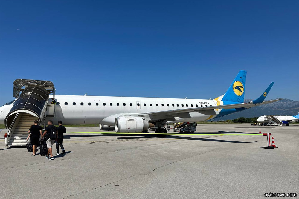 Колишній літак МАУ перевозить пасажирів у європейській країні: деталі