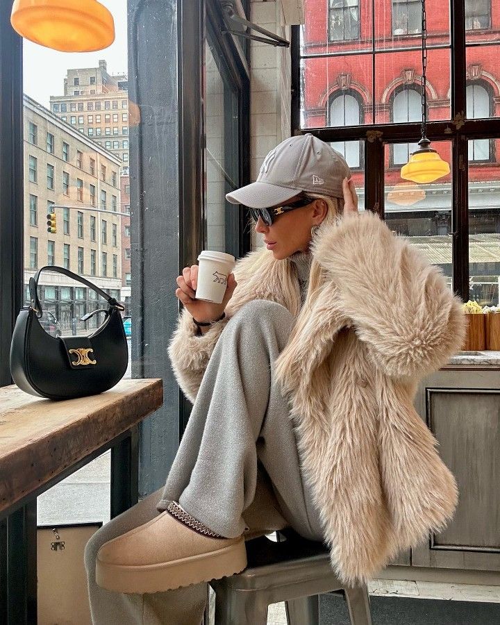 Как одеваться тепло и стильно этой зимой: ткани, которые точно не подведут