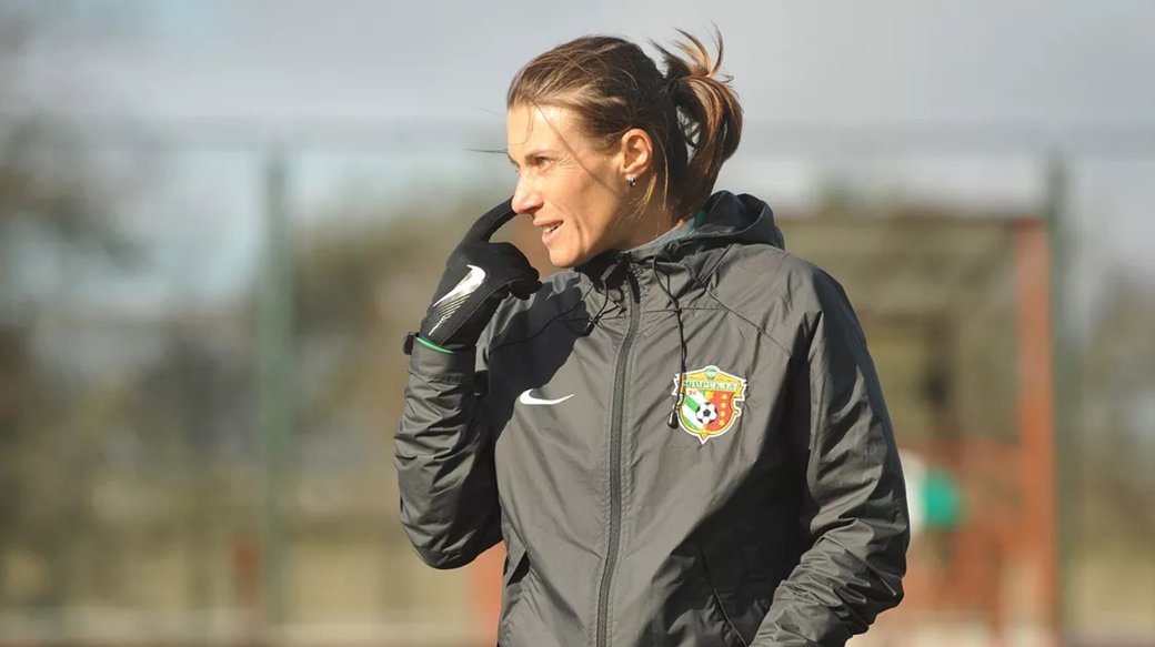 Тренер жіночої збірної України з футболу несподівано заявив про відхід: хто його замінить