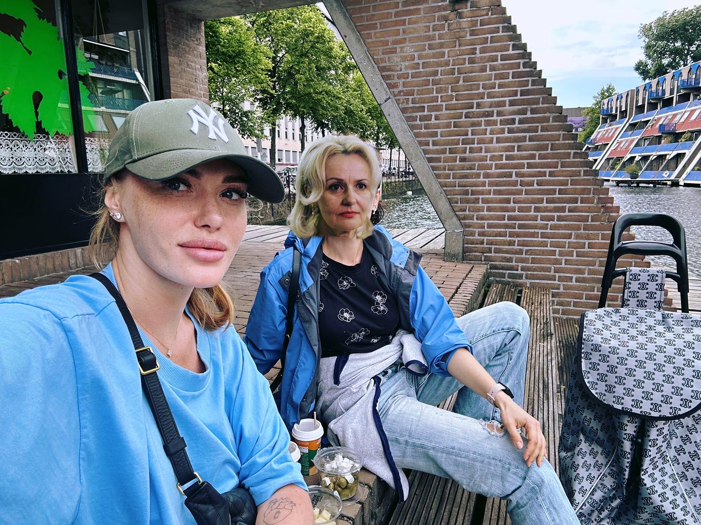 Ексучасниця "НеАнгелів" потролила Фаріон після мовного скандалу: "Умнічать треба в окопі"