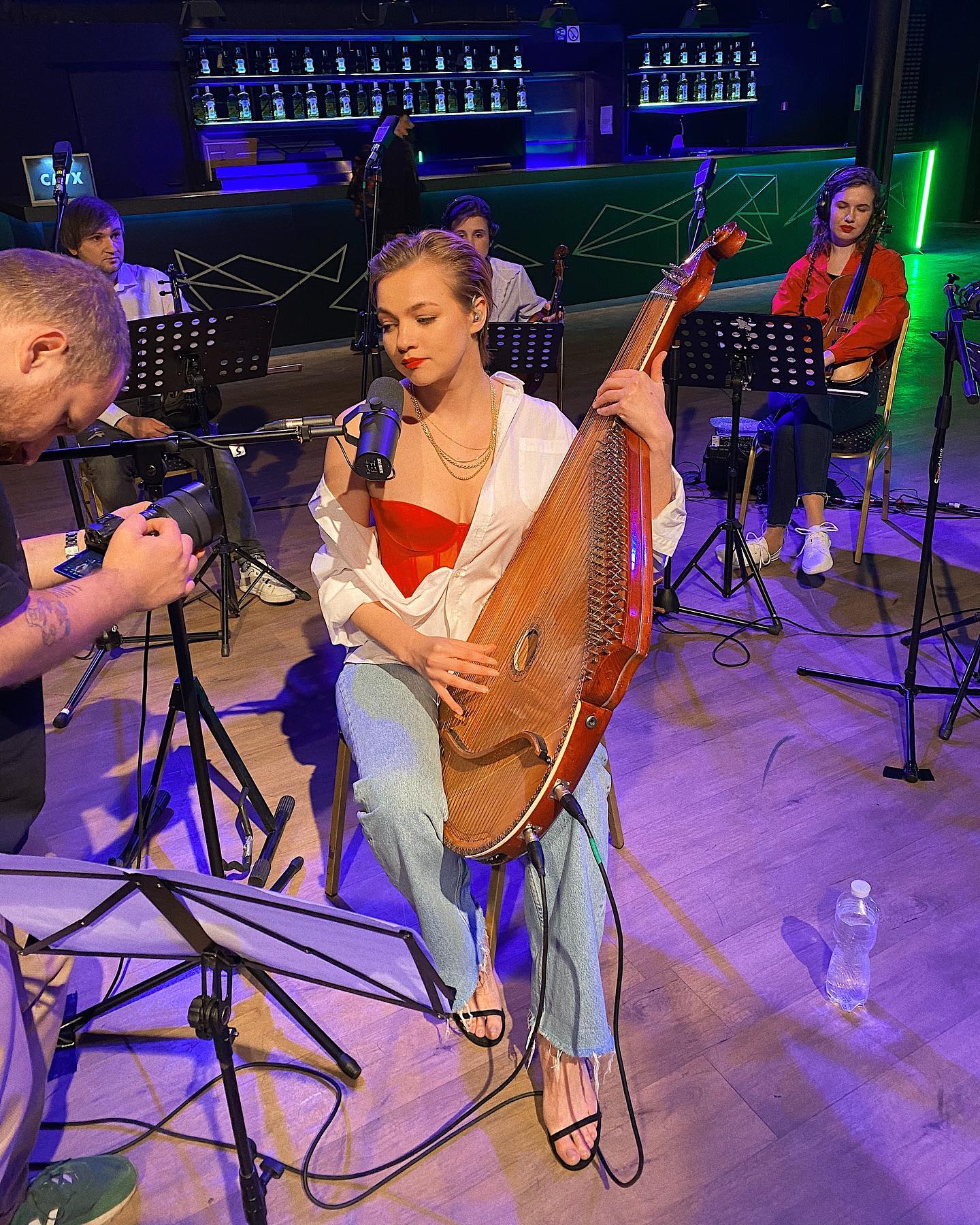 Відома українська співачка несподівано заявила про бажання воювати: що її зупинило