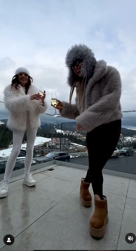 Коротка шуба з еко-хутра - тренд сезону: як такий верхній одяг носять Леся Нікітюк і Наталка Денисенко