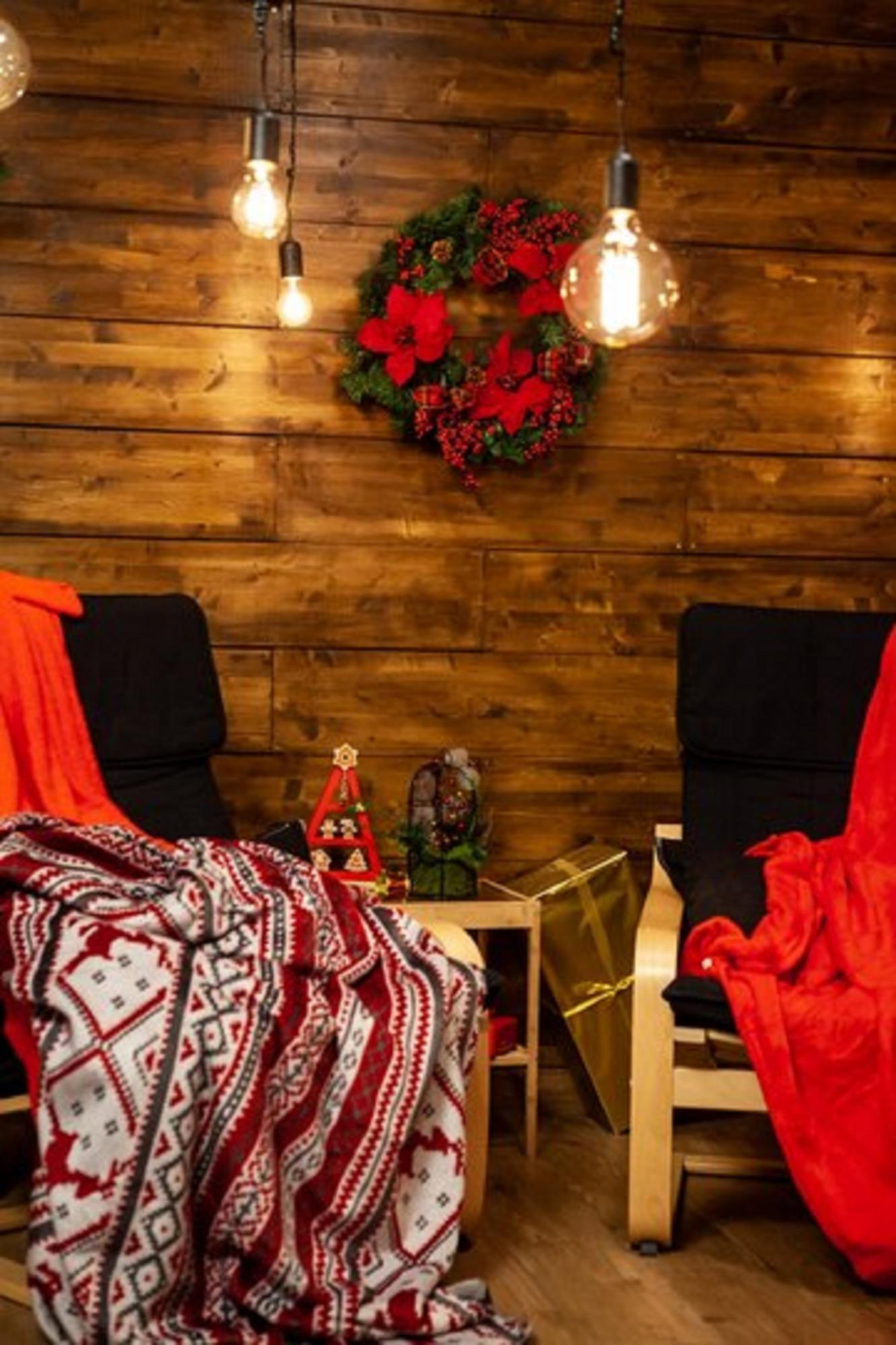 Як прикрасити квартиру до Нового року, якщо у вас зовсім мало місця