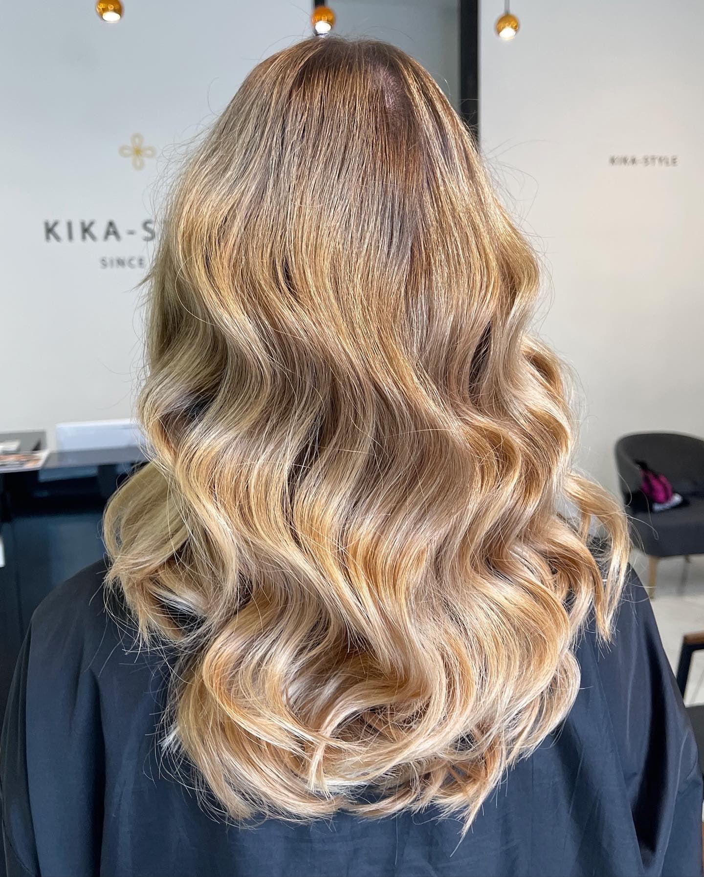 В який колір фарбувати волосся: стилісти назвали тренди цієї осені