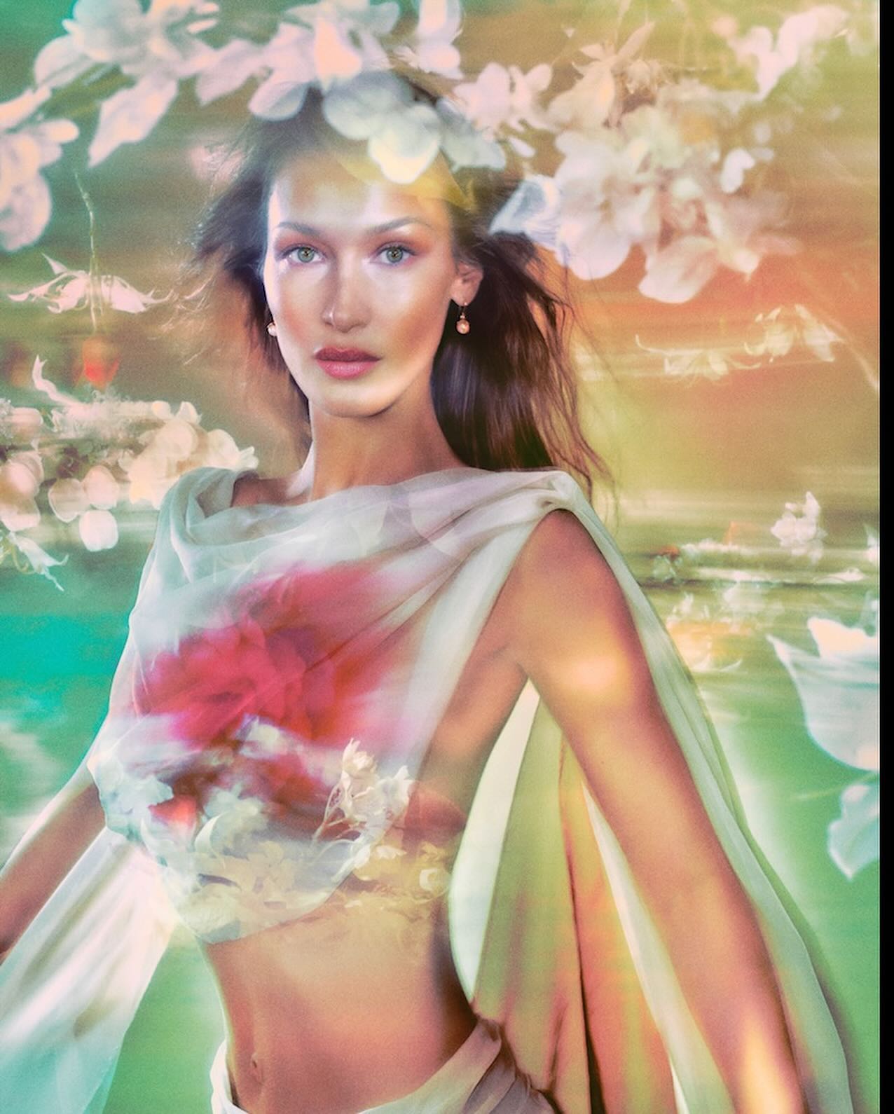 Белла Хадід вперше за 5 років відкрила залаштунки створення авторських парфумів (фото)