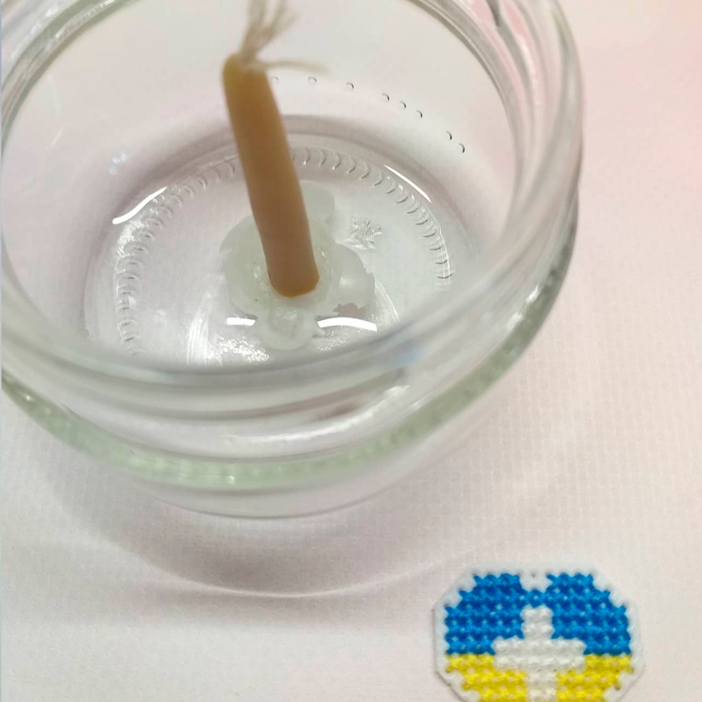 Як зробити просту свічку, яка горітиме 10-12 годин