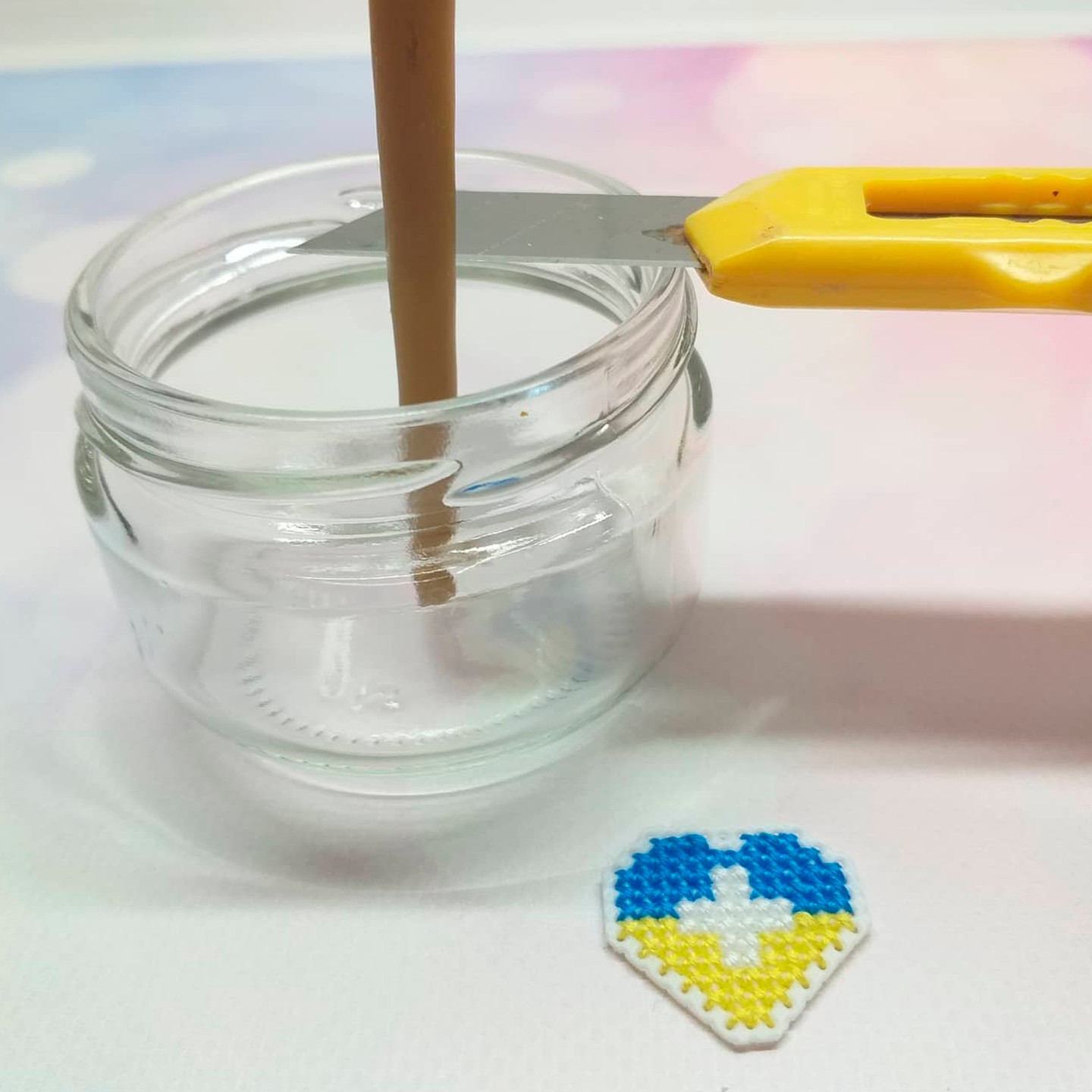 Як зробити просту свічку, яка горітиме 10-12 годин