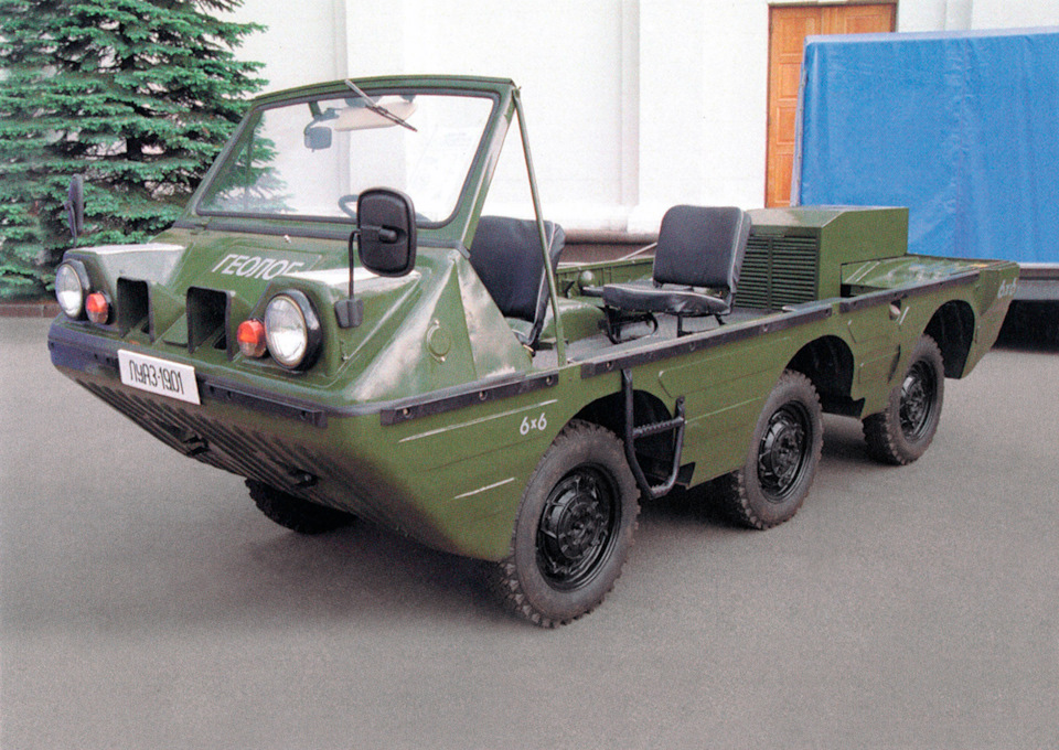 По землі і по воді: ТОП-5 маловідомих українських машин, що уміють плавати