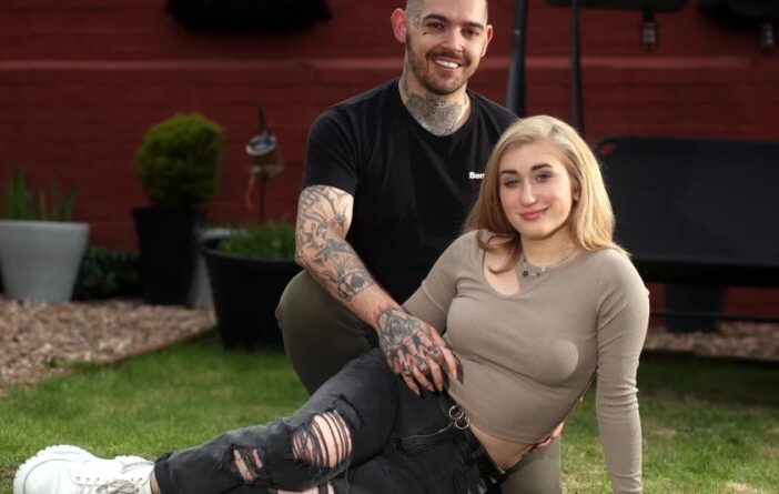 Бросил двоих детей: британец взял к себе жить украинскую беженку, а потом сбежал с ней от жены