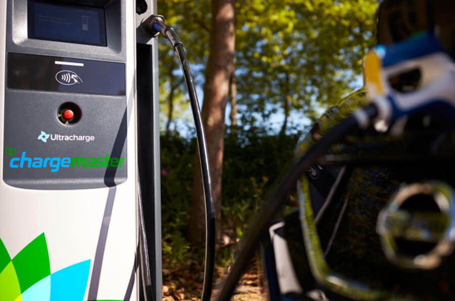 Они сдаются: нефтяной гигант British Petroleum увеличит свою сеть электрозарядок до 70 тысяч станций