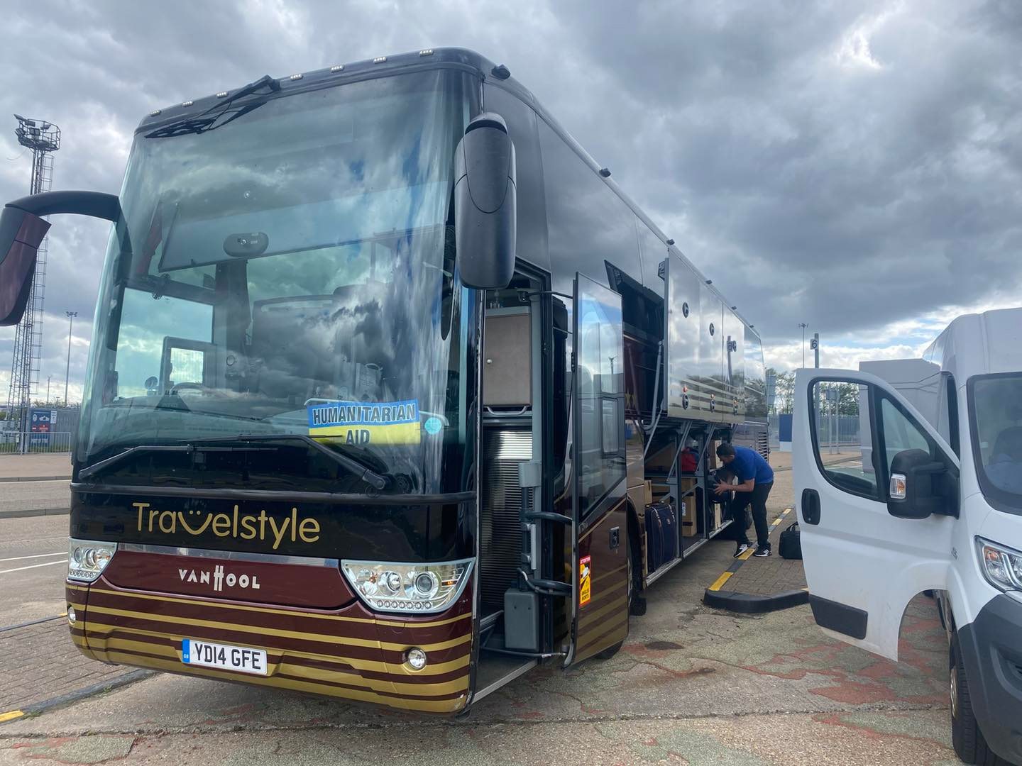 Безкоштовний автобус для українців у Британію: як потрапити на рейс