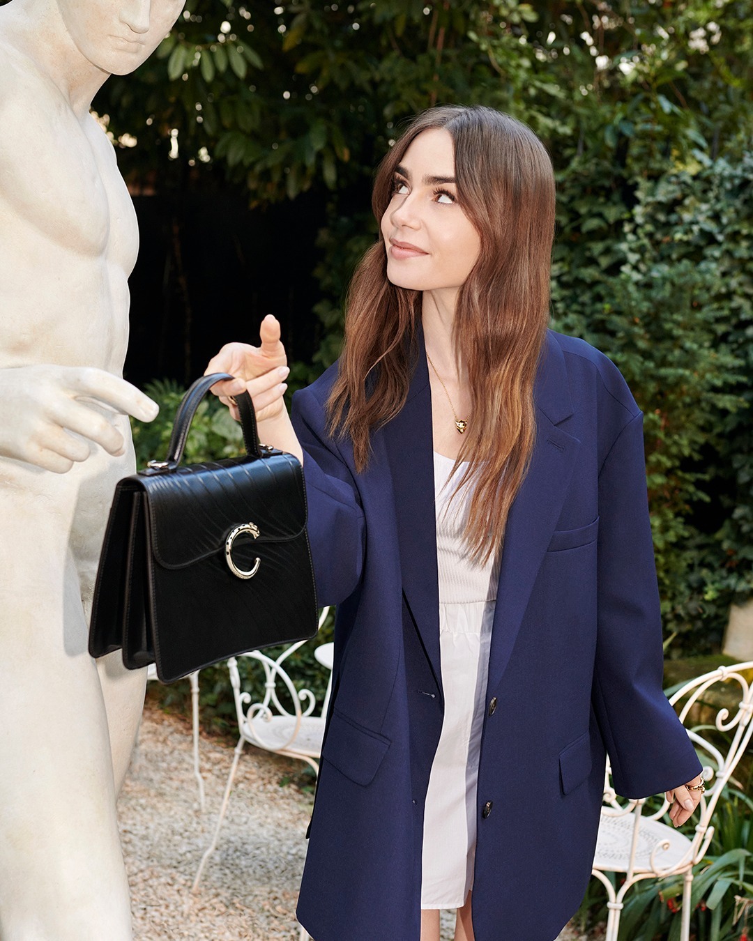 Звезда сериала "Эмили в Париже" стала лицом кампейна для всемирно известного бренда (фото)