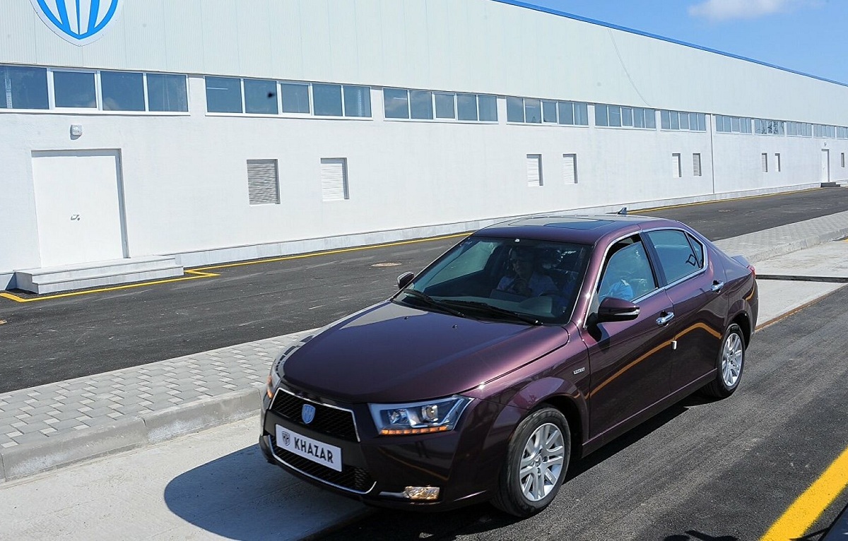 "Хазари" прийшли: в Україні з'явилися легковики нової азербайджанської марки Khazar