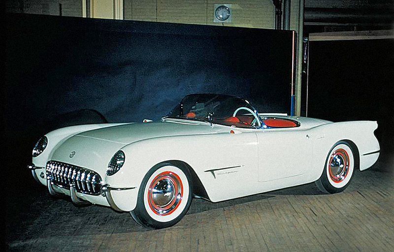 Береженого юрист бережет: как первый Chevrolet Corvette лишился американского флага на эмблеме