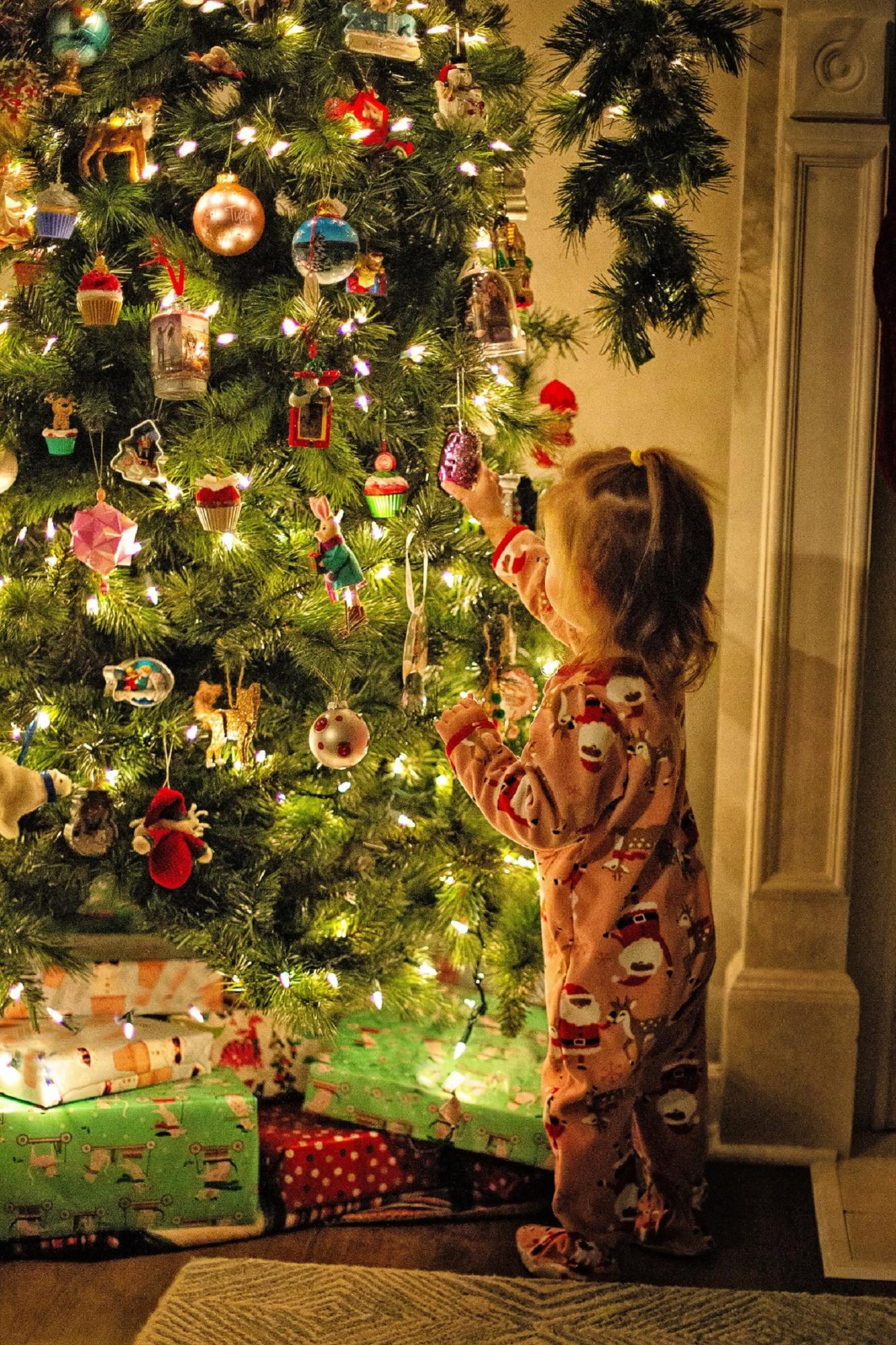 6 небезпечних місць у домі, де не можна ставити ялинку