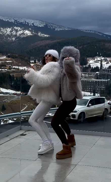 Коротка шуба з еко-хутра - тренд сезону: як такий верхній одяг носять Леся Нікітюк і Наталка Денисенко