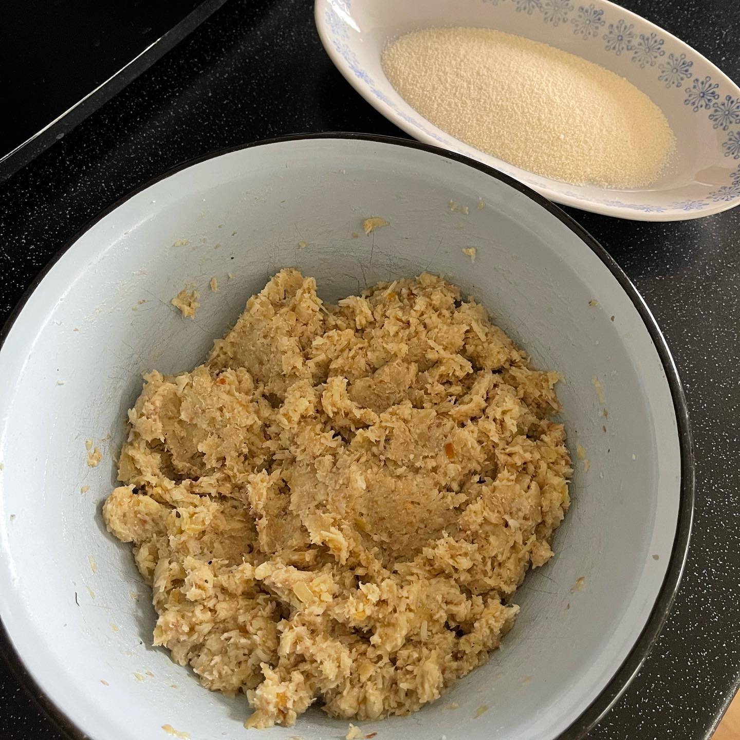 Просто, швидко та смачно! Бюджетні котлети з рибних консервів