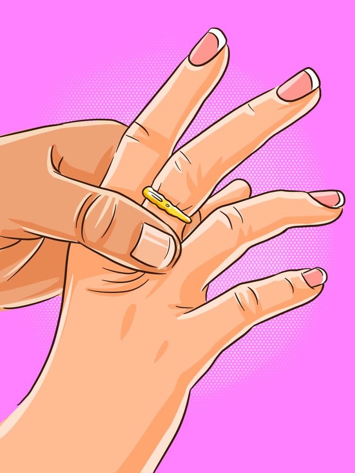 Ось що допоможе зняти каблучку з опухлого пальця вдома: дієві способи