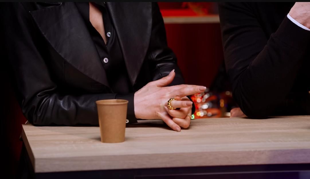 Ефросинину "подкололи" на шоу из-за дорогого аксессуара. Она растерялась